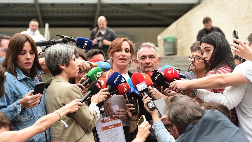 La ministra de Sanidad, Mónica García, atiende a los medios de comunicación, frente al Hospital Gregorio Marañón, a 28 de septiembre de 2026, en Madrid (España).