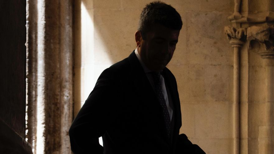 Mazón, un presidente desaparecido en las horas críticas de la dana