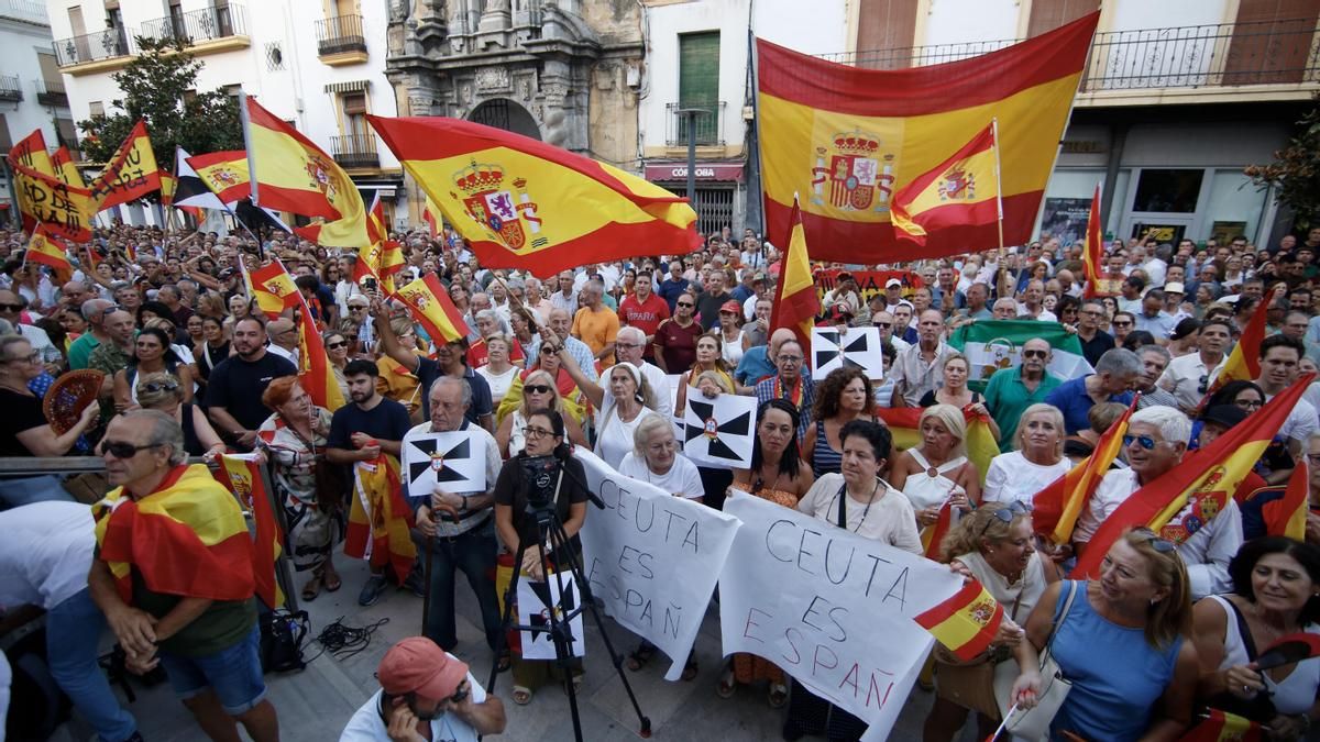 La concentración en Córdoba para pedir medidas por la llegada de migrantes en Ceuta, en imágenes