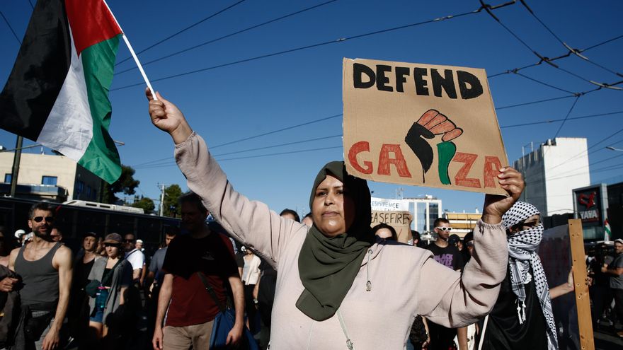Manifestación propalestina en Atenas frente a la embajada de Israel