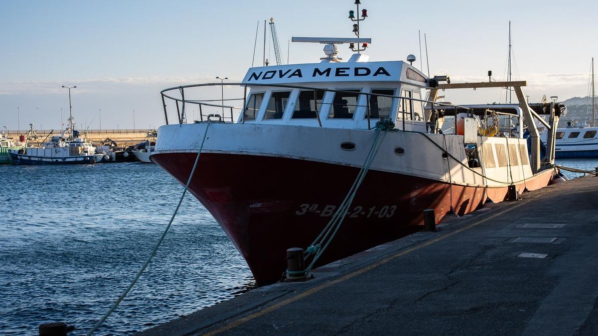 El Nova Meda fue el primer barco en reducir su potencia en Palamós.