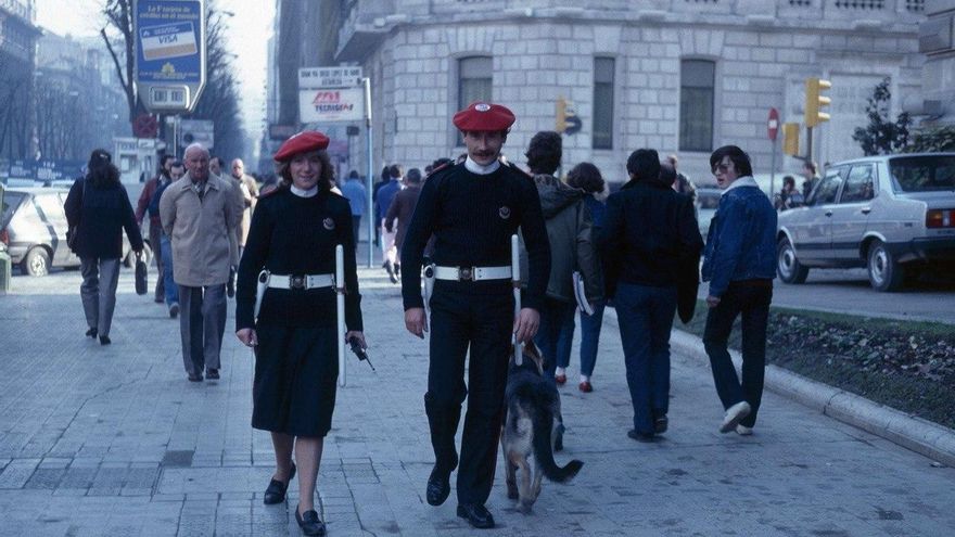 La Ertzaintza conmemora los 40 años de las mujeres en el cuerpo lejos aún de la paridad real