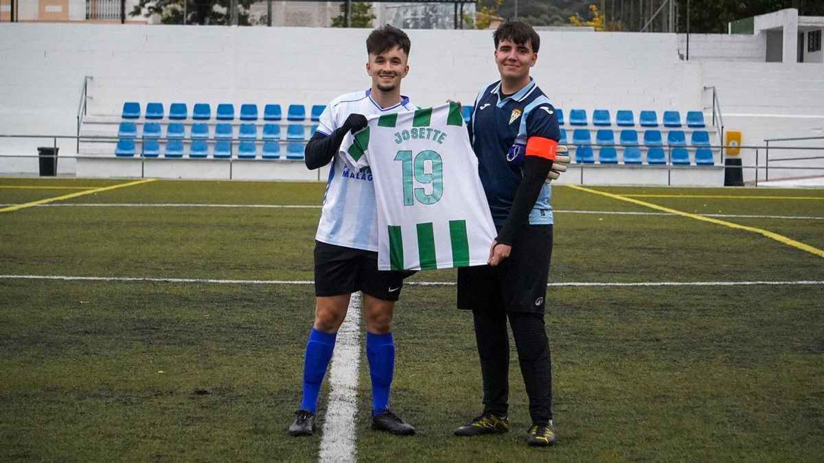 Imagen de La Pachanga del Sur, con la camiseta de Josette