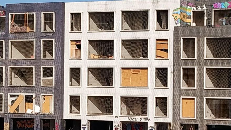 Fachada del 'Hotel Albania', en Santander.