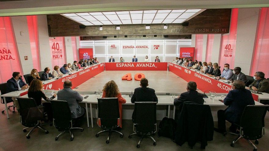 Pedro Sánchez preside la reunión de la Comisión Ejecutiva Federal del PSOE.
