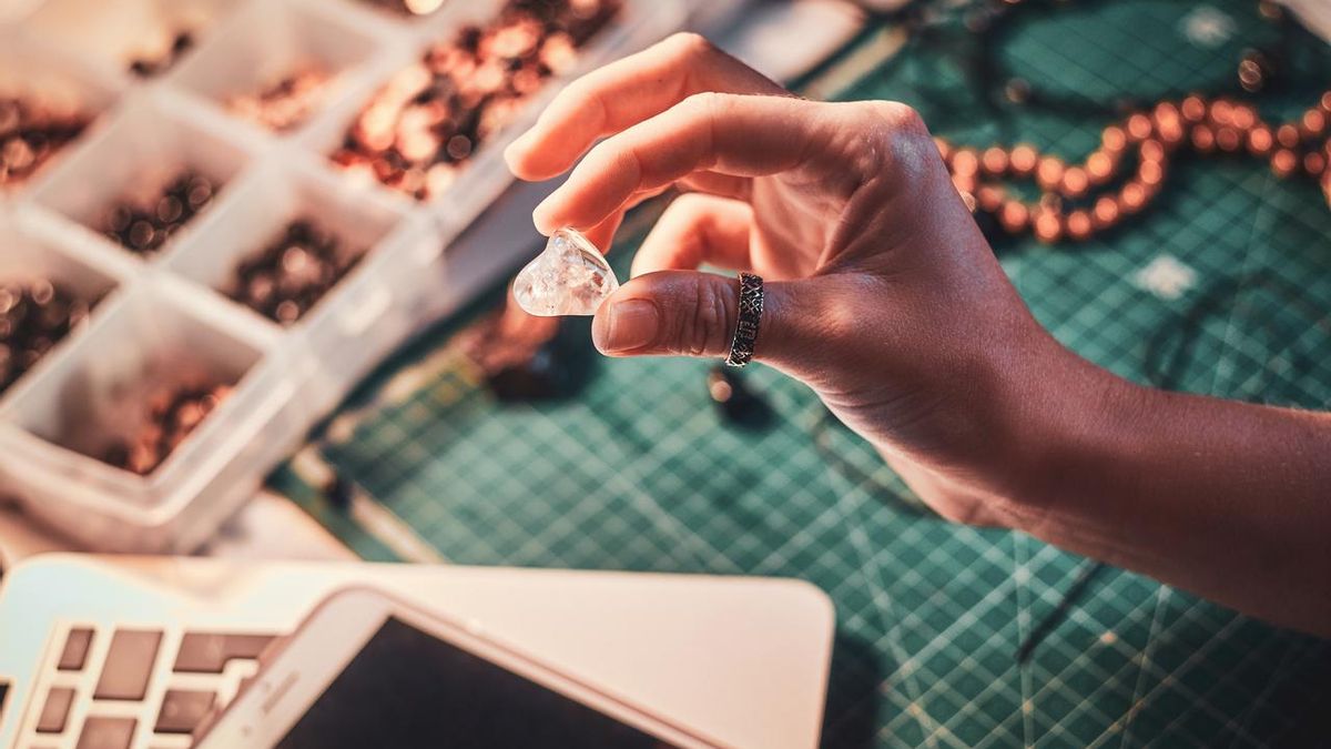 Dónde tasar una herencia. Oro, plata y joyas evaluadas por profesionales en Chamberí.