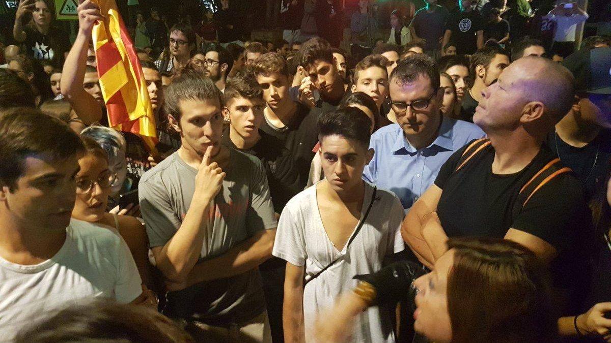 La alcaldesa de Calella, en la protesta para echar a la policia