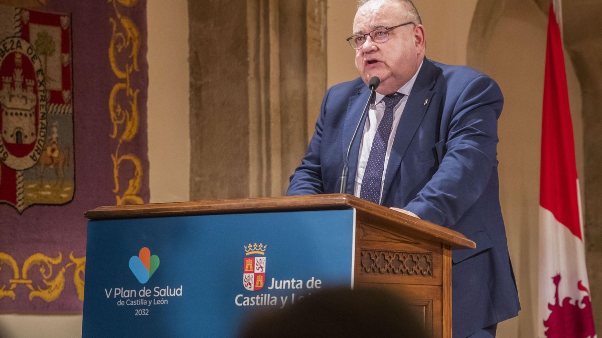 El consejero de Sanidad de Castilla y León señala que hay errores en todas las profesiones pero algunos son "trágicos"