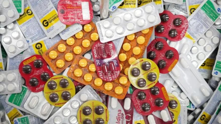 La intención de bajar el precio de los genéricos levanta a la industria y los farmacéuticos contra Sanidad