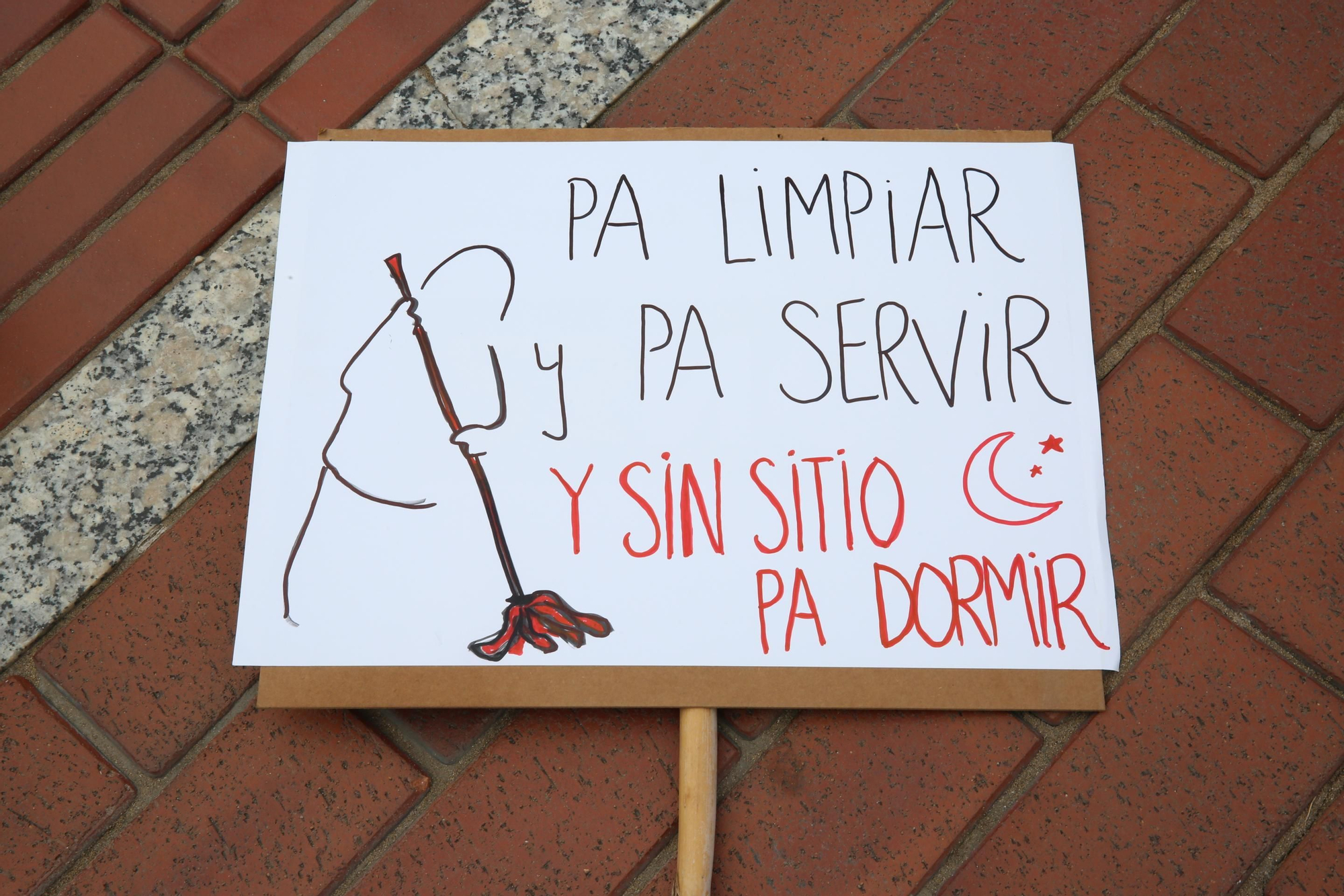 Pancarta en la protesta contra el alquiler vacacional de Las Palmas de Gran Canaria
