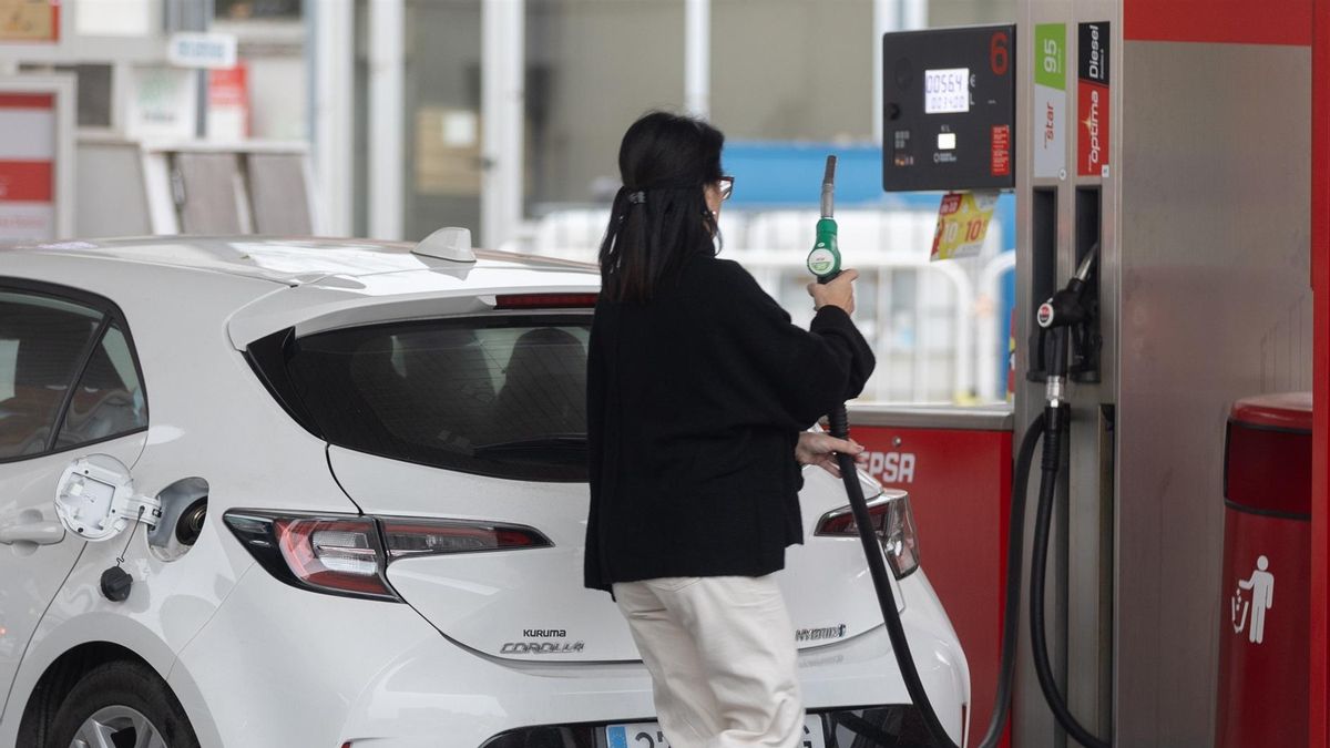 El petróleo sigue su escalada y alcanza los 107 dólares en medio de las tensiones en Irán