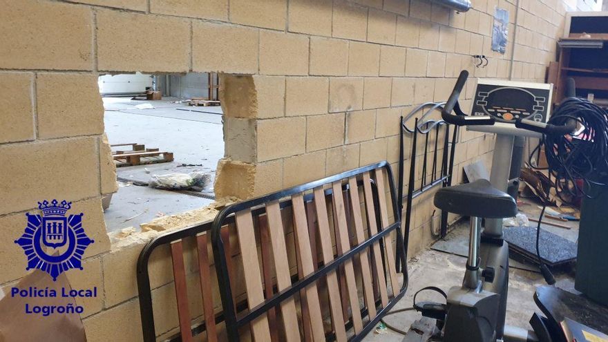 Detenido por robar en una nave industrial en el Polígono Cantabria tras hacer un butrón