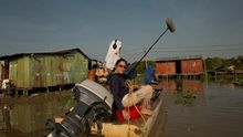 Fotografía cedida por John Márquez donde aparece la directora venezolana Anabel Rodríguez Ríos y parte del equipo de "Once Upon a Time in Venezuela" durante un momento del rodaje del film en la localidad venezolana de Congo Mirador.