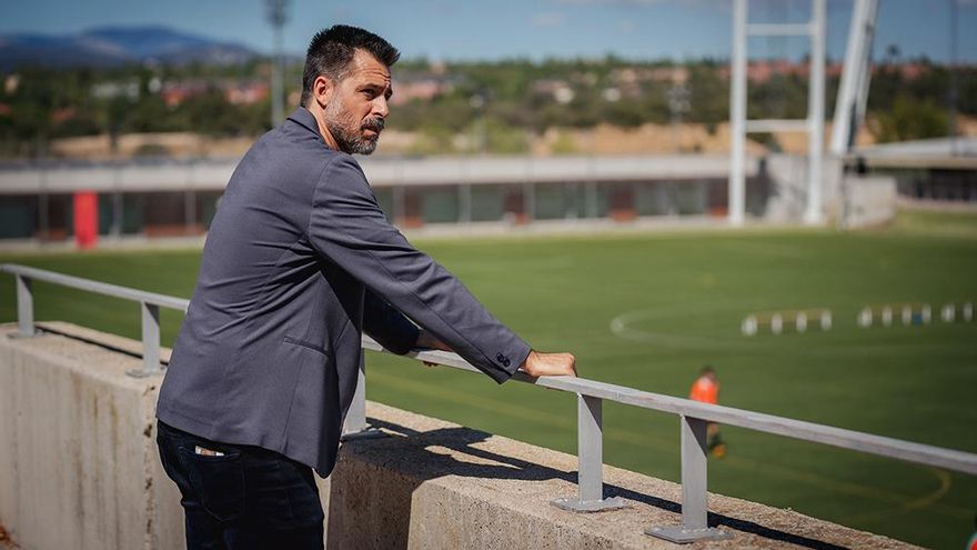 'Pollos sin cabeza', una serie para tomarse con humor las miserias que rodean al fútbol