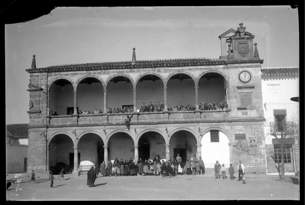 Ayuntamiento de Villarrobledo (Albacete). 1935. Fondo Luis Escobar. AHP Toledo
