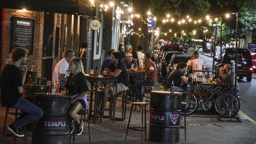 Consumo e inflación: dos países, el que llena los restaurantes y el que no llega a fin de mes