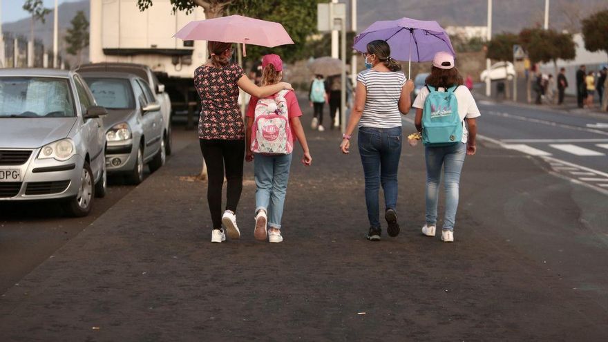 Se mantienen suspendidas las clases este viernes en los cinco municipios de La Palma más afectados por la ceniza