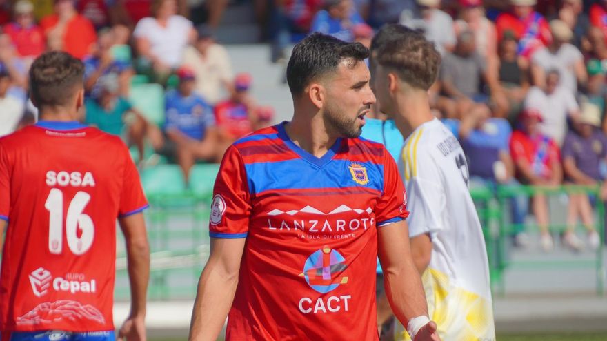 Cuatro equipos luchan por el liderato en Tercera Federación