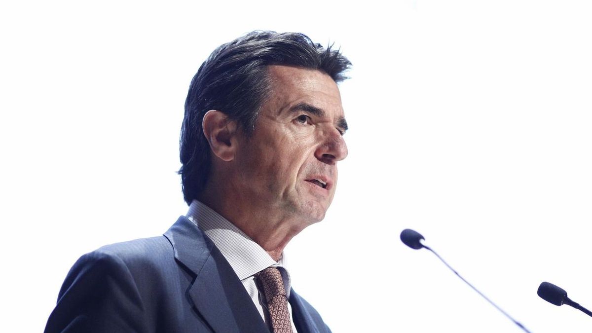 Soria advierte que el recibo de la luz subirá hasta un 30% si no hay ATC en España
