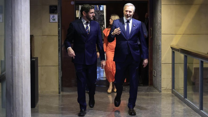 Las cesiones de Azcón a Vox: asedio al migrante, coto a las renovables e intervención en el Ebro