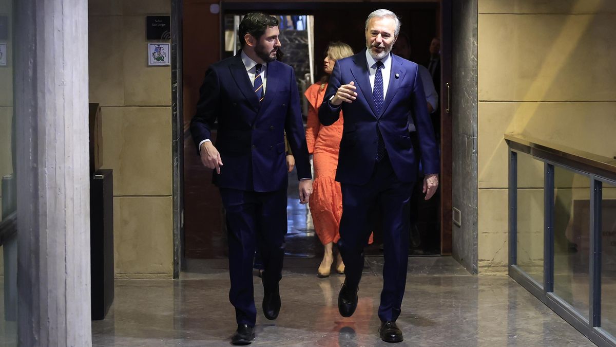 Las cesiones de Azcón a Vox: asedio al migrante, coto a las renovables e intervención en el Ebro