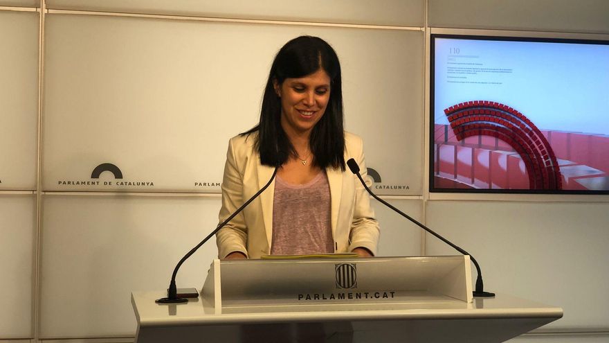 La secretaria general adjunta y portavoz de ERC, Marta Vilalta, en rueda de prensa en el Parlament