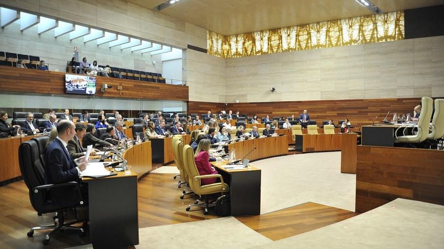 La Asamblea de Extremadura crea una comisión para lograr una postura única sobre financiación autonómica