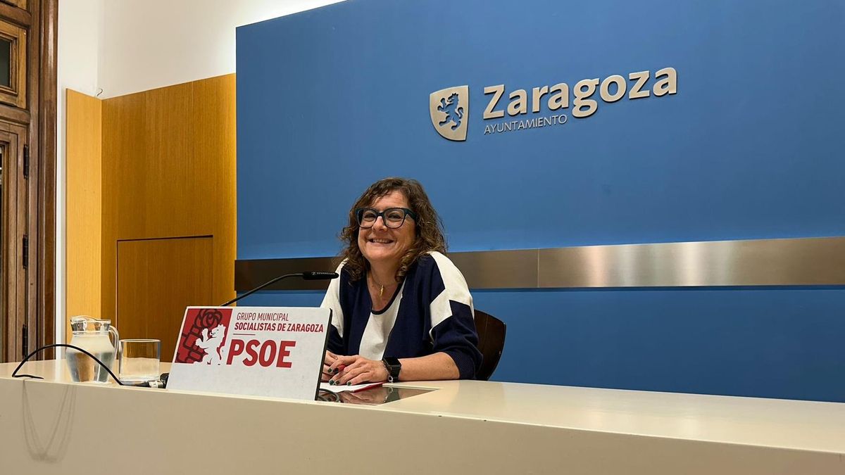 La concejal del PSOE Marta Aparicio, este jueves en el Ayuntamiento de Zaragoza.