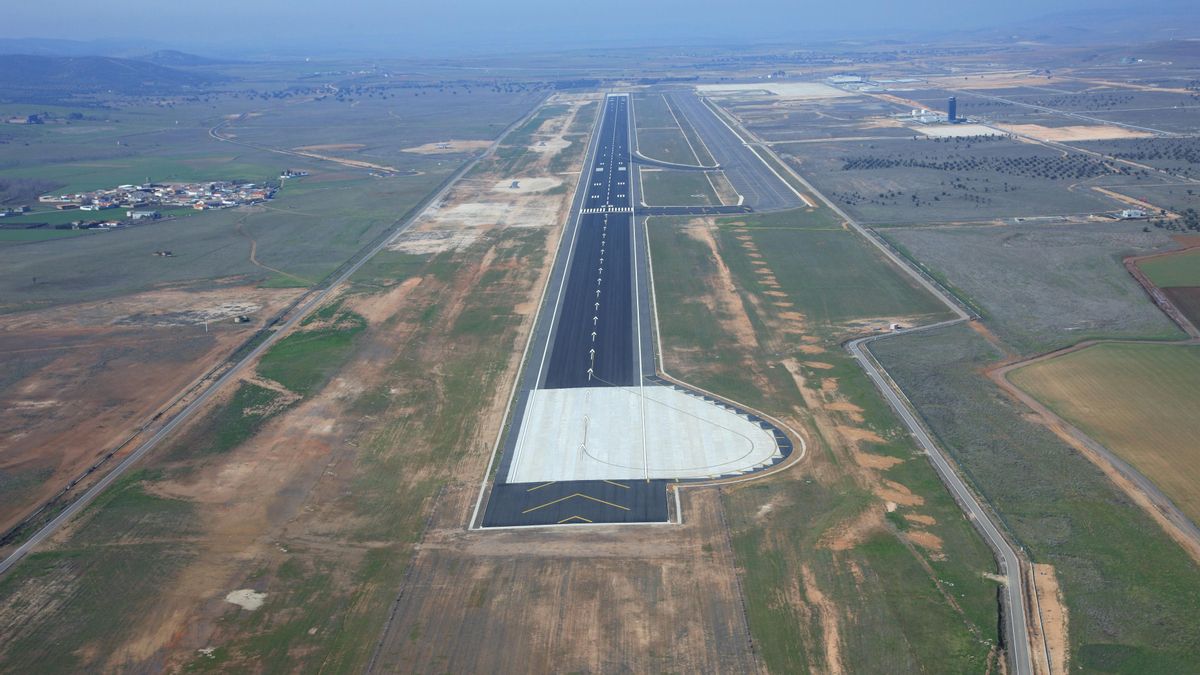 Reabre el aeropuerto de Ciudad Real con vuelos privados vinculados a la caza tras un año inoperativo