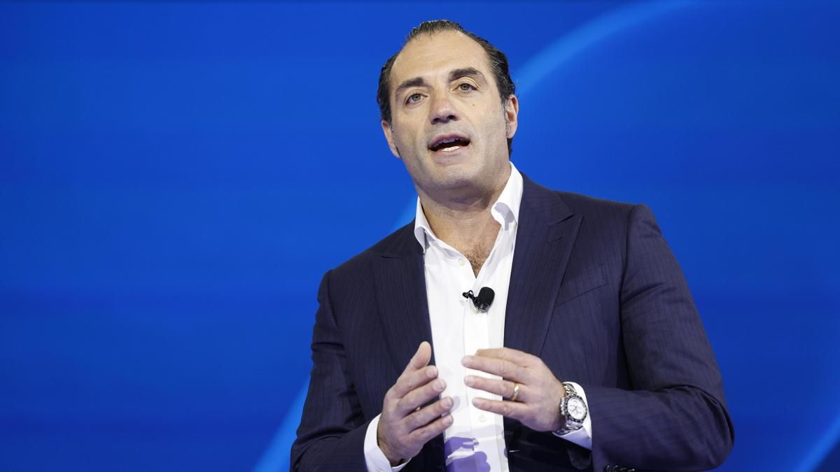 Stellantis se hunde un 30% en bolsa tras asumir una factura de 22.200 millones por su estrategia con los coches eléctricos