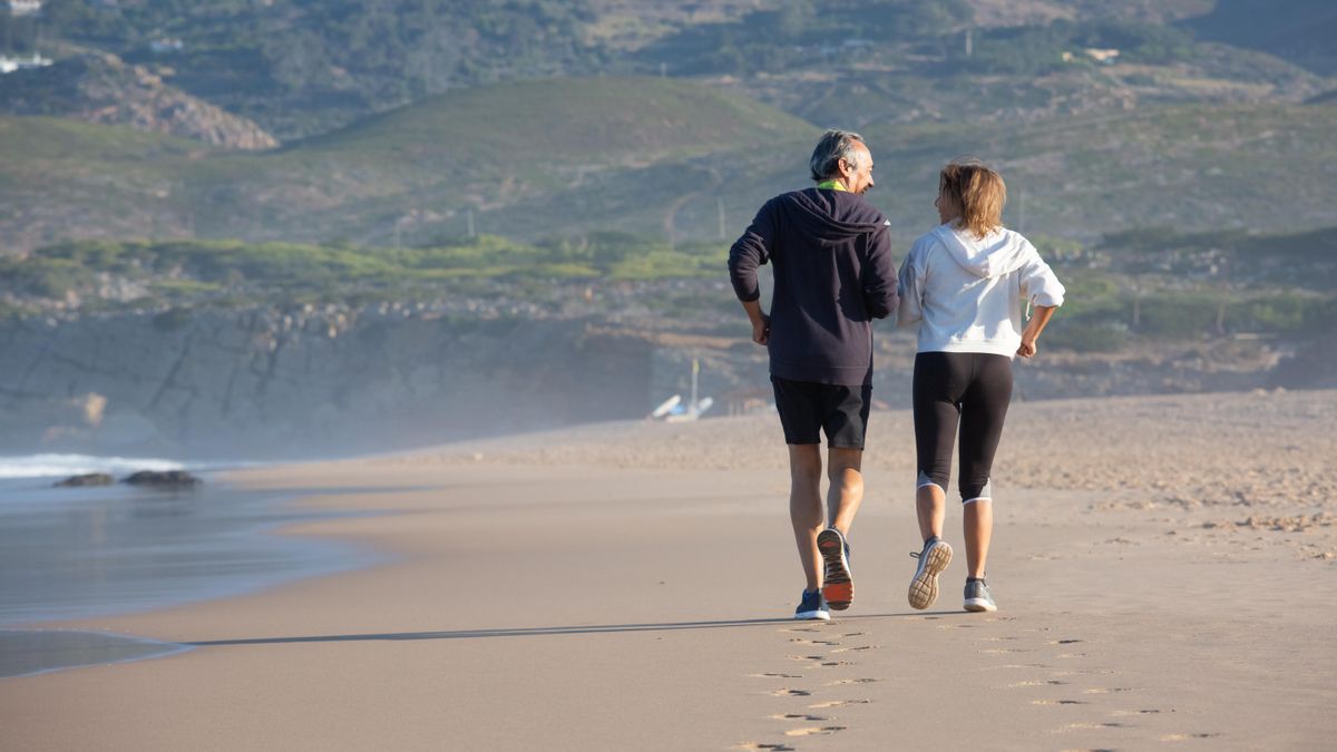 Rafael Ruiz, fisioterapeuta, sobre los beneficios de caminar a diario: “La longevidad saludable no es un milagro médico"