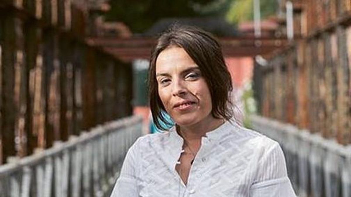 La asturiana Aitana Castaño presenta este viernes su novela 'Las madrinas' en la Casona de San Feliz