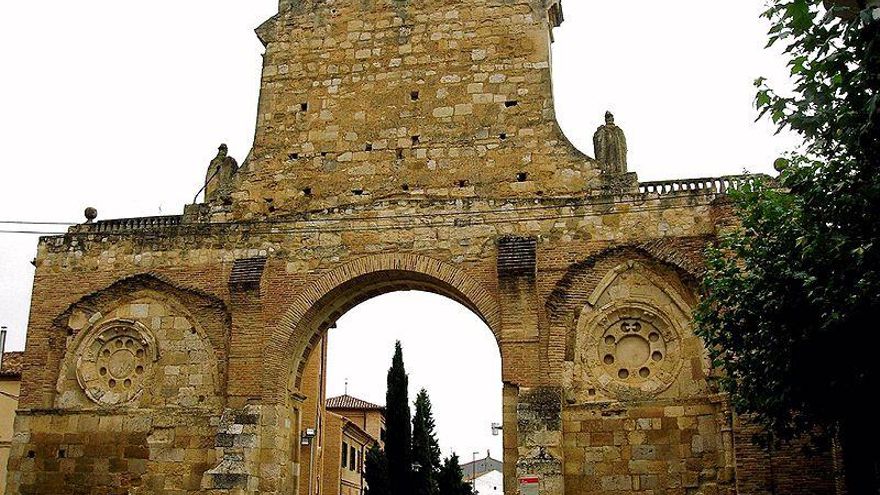 Arco de San Benito en Sahagún.