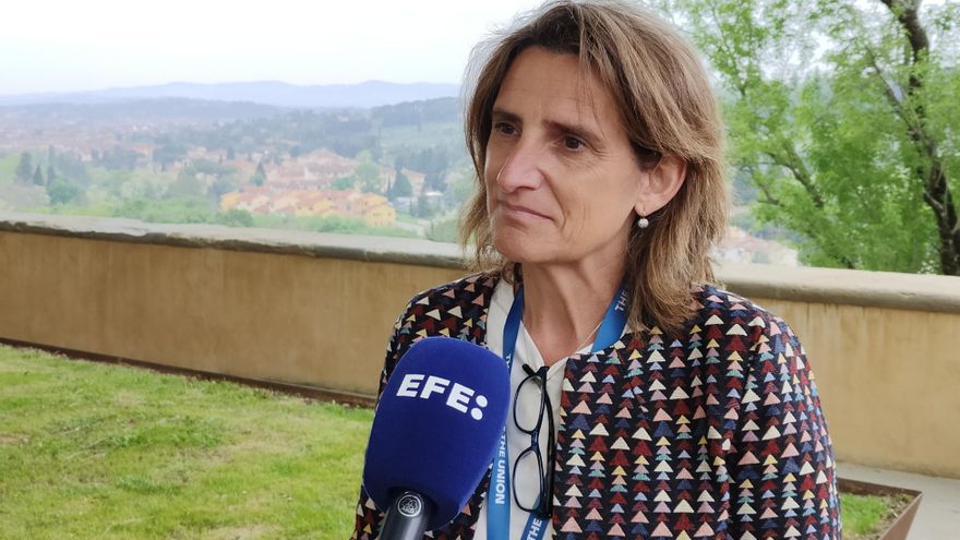 La vicepresidenta tercera del Gobierno español y ministra para la Transición Ecológica, Teresa Ribera, atiende a la Agencia EFE durante su participación en el foro "El Estado de la Unión" el pasado jueves en Florencia (Italia). EFE/Álvaro Padilla