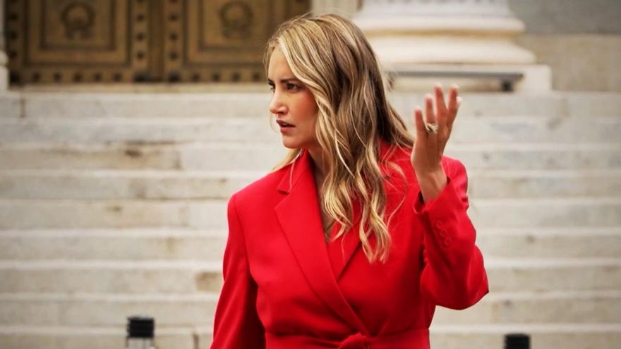 Alba Carrillo sigue los pasos de Ayuso para anunciar cuándo vuelve 'El sótano club': "Chao, pescao. Vamos al ático"