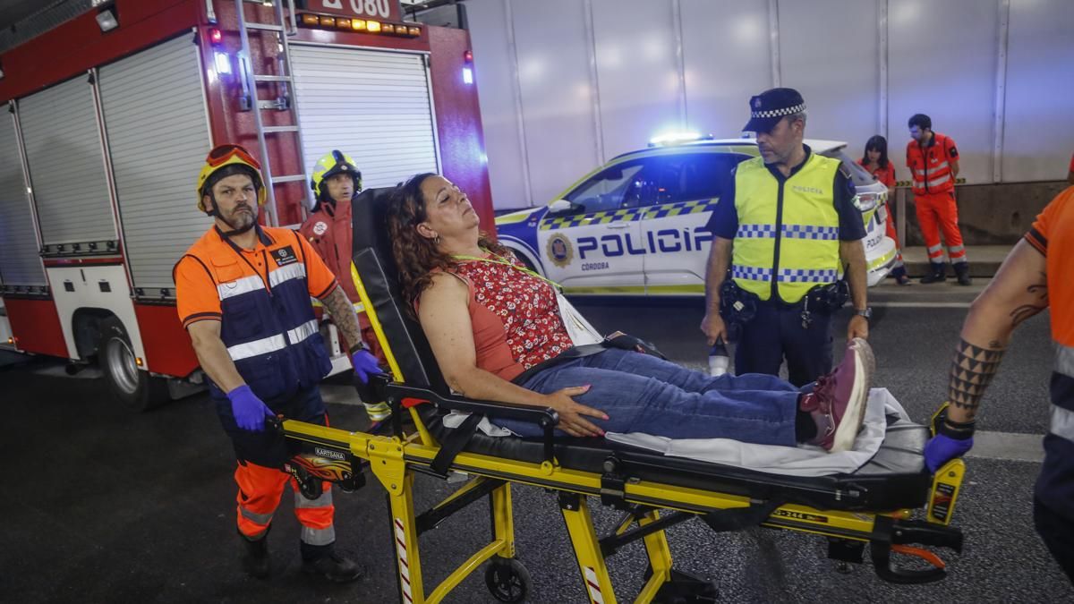 Ambulancia del 061 en el simulacro de accidente en el túnel de los omeyas