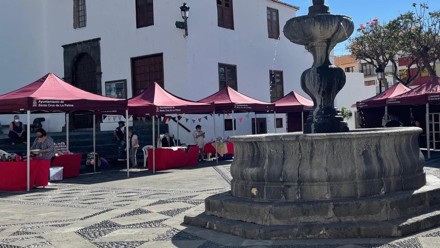 La capital traslada la Feria de Artesanía a la Plaza de San Francisco por el viento