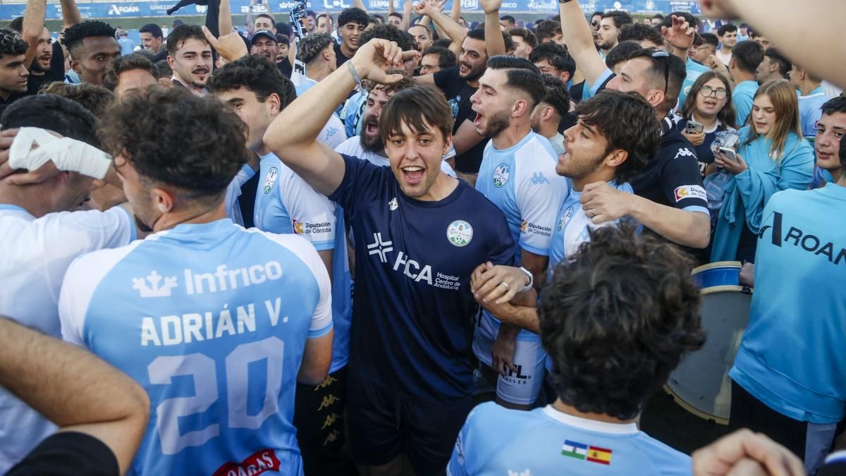 Celebración del ascenso del Ciudad de Lucena