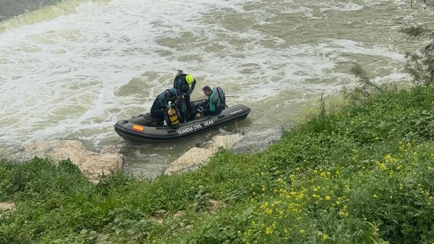 Buscan a una persona que se precipitó al río en Montoro