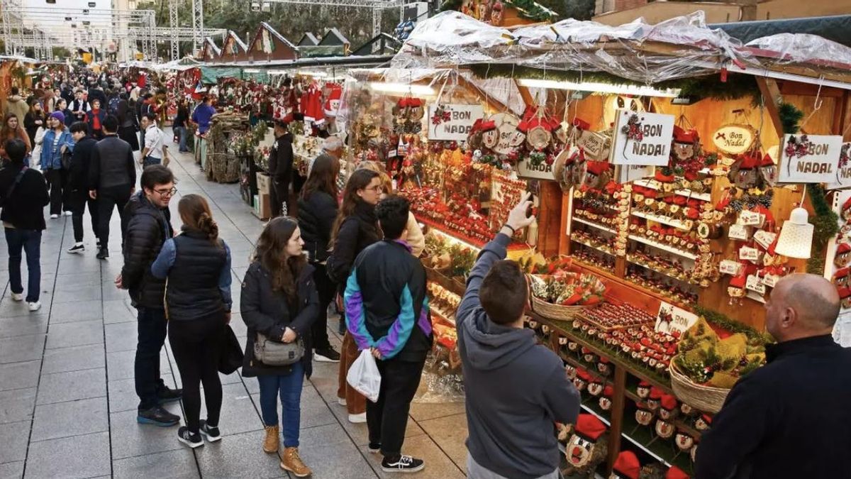 Nació en 1796 y hoy sigue siendo el mercado navideño más emblemático de Barcelona