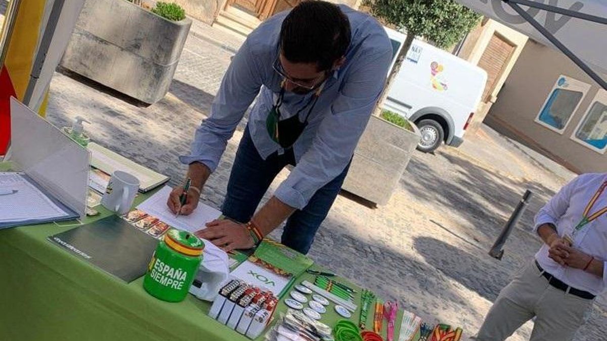 Antelo, en la recogida de firmas