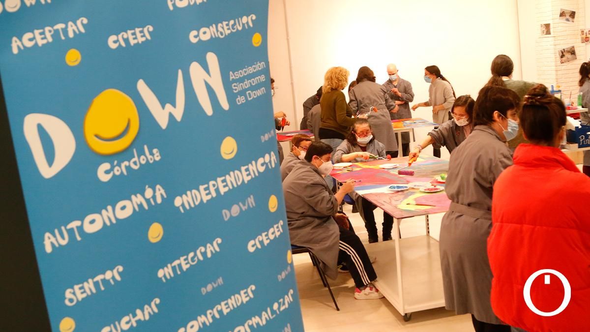 Taller de pintura con motivo del Día Mundial del Síndrome de Down