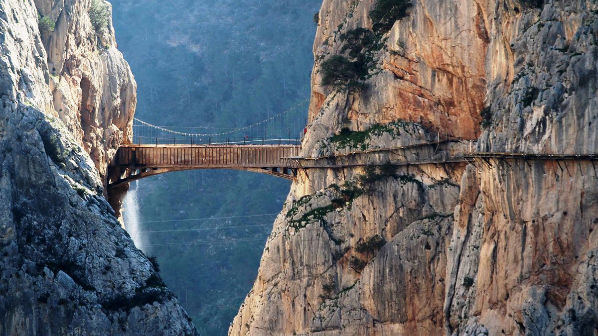 No, el Caminito del Rey no nació para que los turistas recorrieran Málaga: este es su origen real