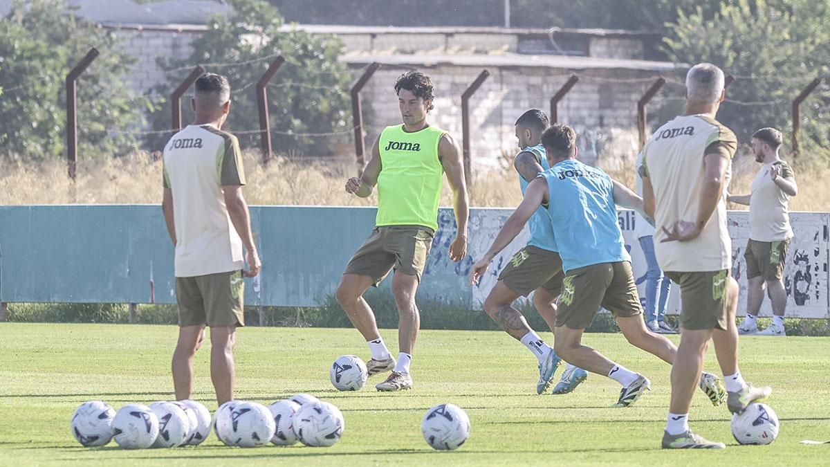 Primer entrenamiento de pretemporada del Córdoba CF, en imágenes