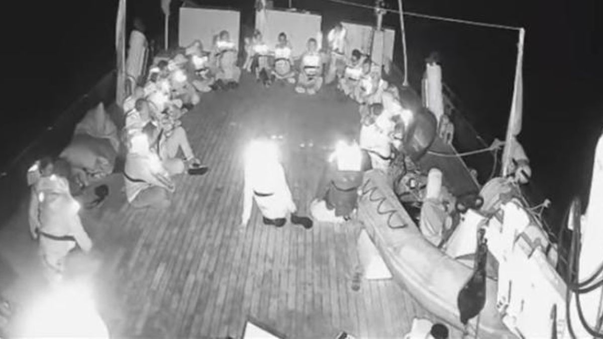 Uno de los barcos de la Flotilla, a punto de ser interceptado.