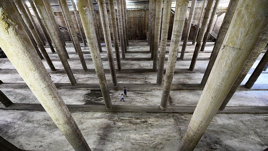 Dentro de un tanque subterráneo que evita las inundaciones en Barcelona: “Es igual que 22 piscinas olímpicas”