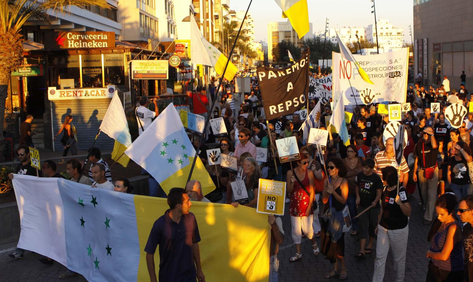 Manifestación contra las prospecciones en Arrecife.