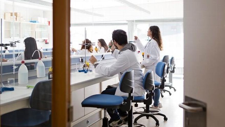 Alumnos de la Unileon en clase.