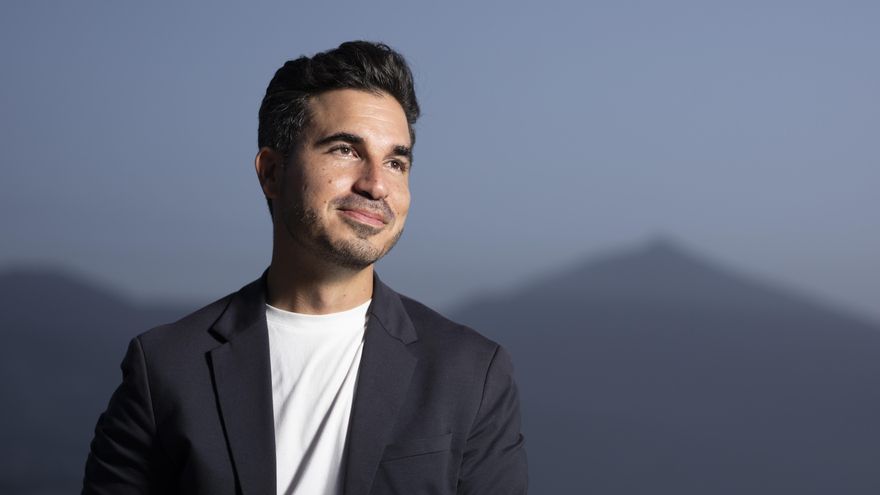 Javier Castillo, el último fenómeno del 'thriller', invita al lector a "abrir los ojos"