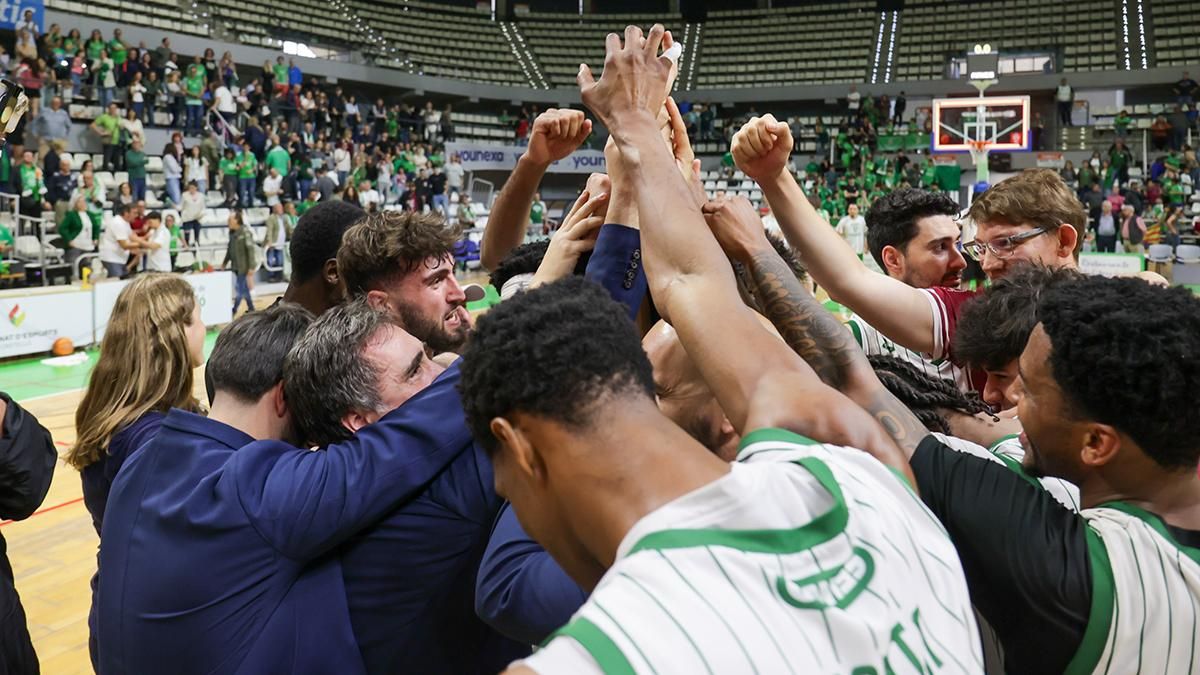 La celebración del ascenso del Coto Córdoba CB a Primera FEB, en imágenes